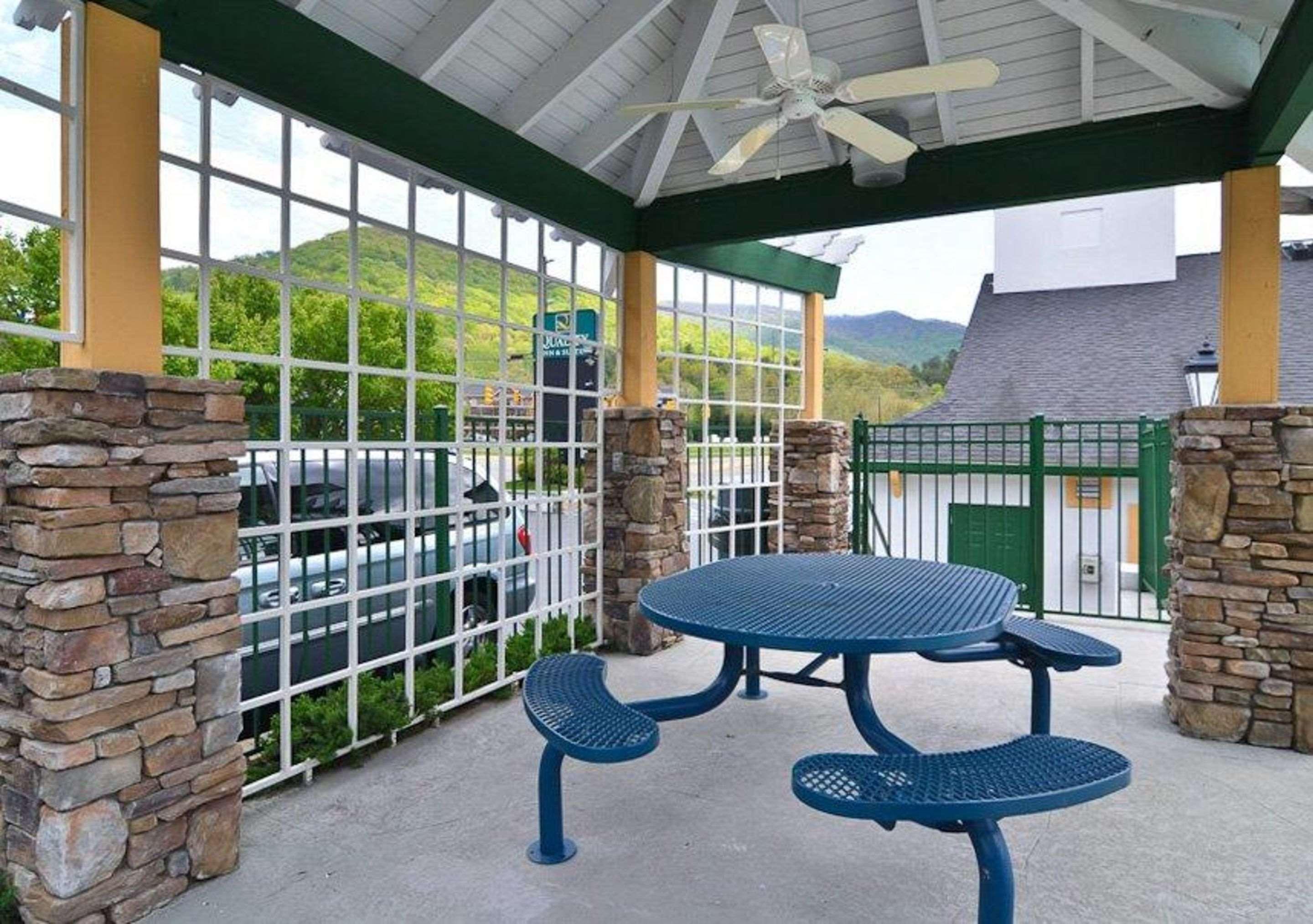Quality Inn & Suites Biltmore East Asheville Exterior foto