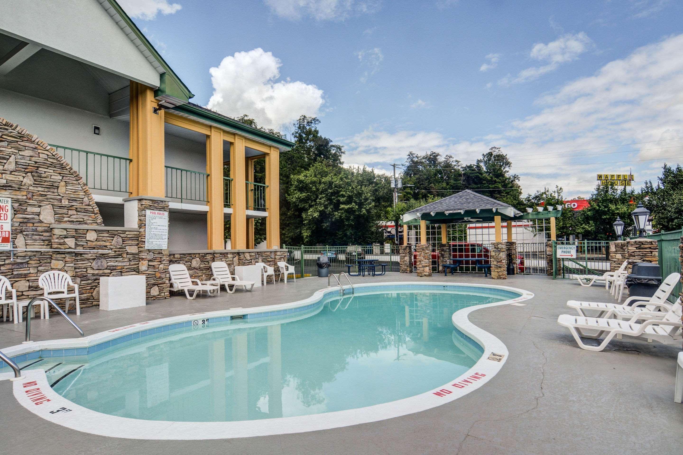 Quality Inn & Suites Biltmore East Asheville Exterior foto